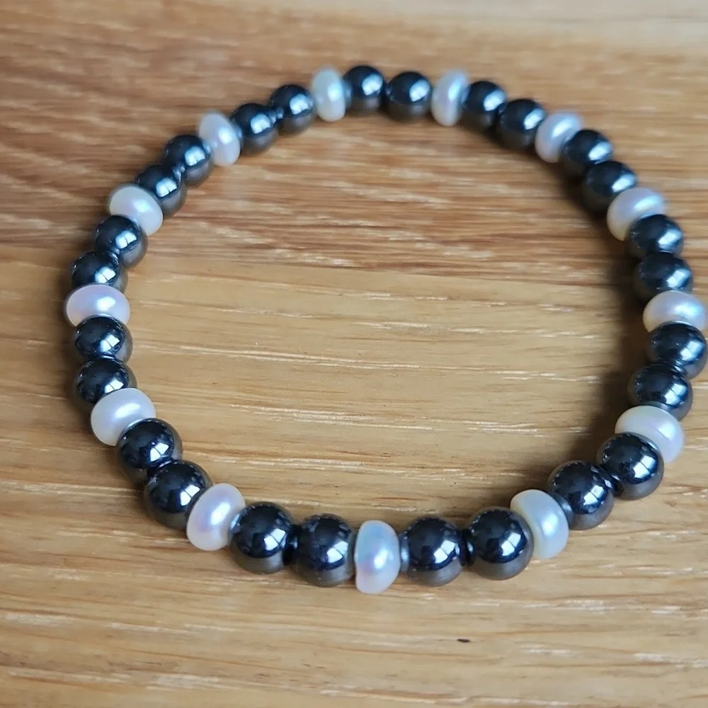 Fresh Water Pearls & Gray Hematite Beaded Stretch Bracelet | Handmade
